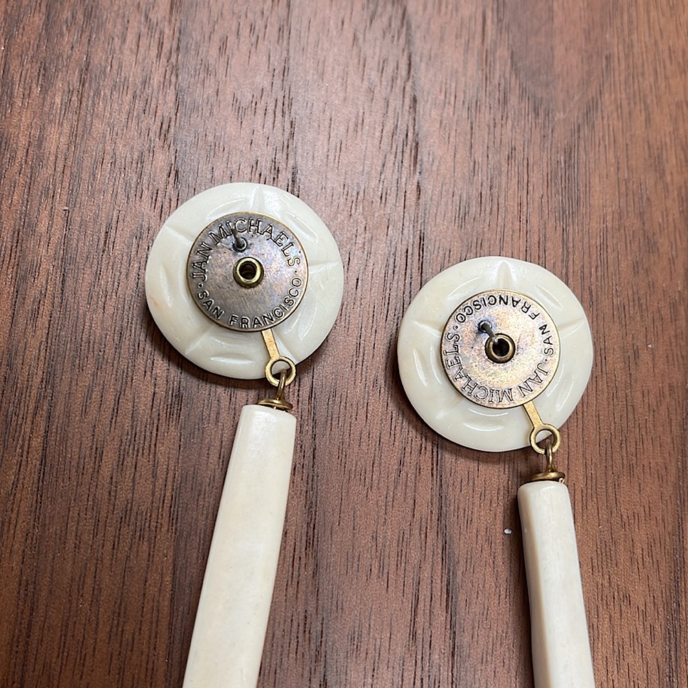 Vintage Jan. Michaels of San Francisco brass/ cream post earrings - Picture 4 of 5